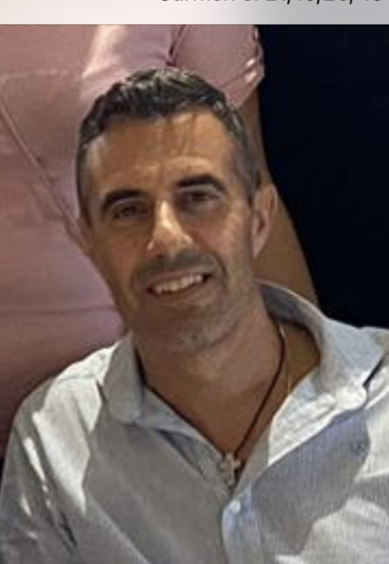 users photo Santiago José