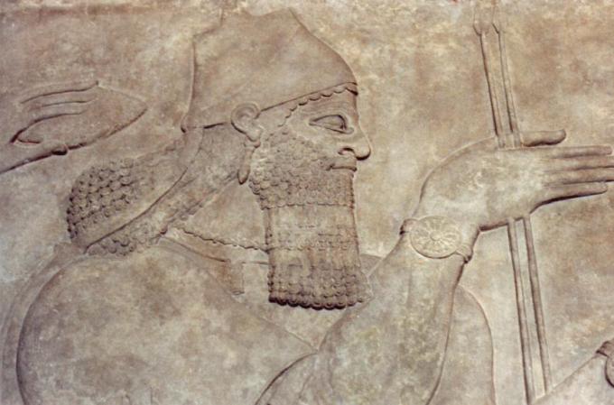 image Relieve asirio