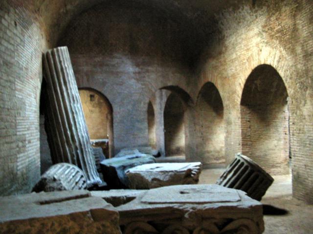 image Anfiteatro romano de Nápoles