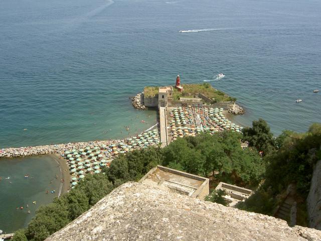 image Playa del Castillo de Baia, Nápoles