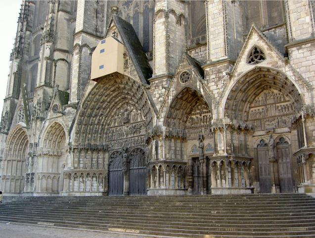 image Fachada de la Catedral Saint-Etienne de Bourges (Francia)