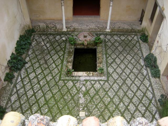 image Patio del Palacio de Dar al-Horra (Granada)
