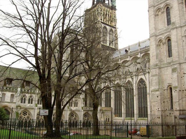 image Patio trasero de la Catedral de Ruan (Francia)