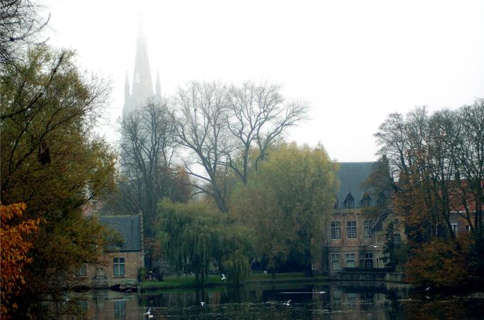 image Lago Minnewater, Brujas (Bélgica)
