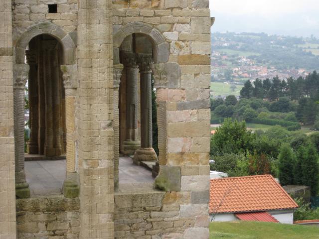 image Iglesia de Santa María del Naranco, Oviedo, Asturias