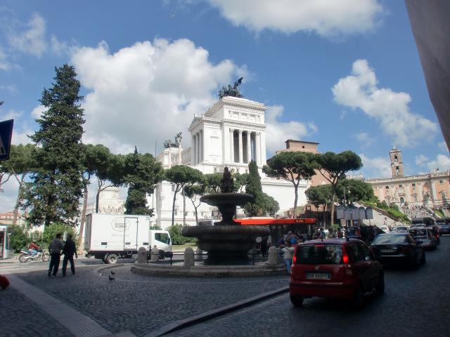 image Fuente de la Piazza d'Aracoeli, Roma (Italia)