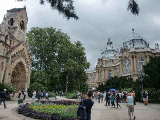 image Castillo de Vajdahunyad y Museo de Agricultura, Budapest (Hungría)