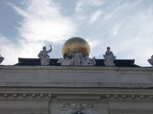 image Palacio de los Habsburgo en Viena