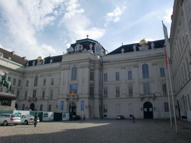 image Palacio de los Habsburgo en Viena