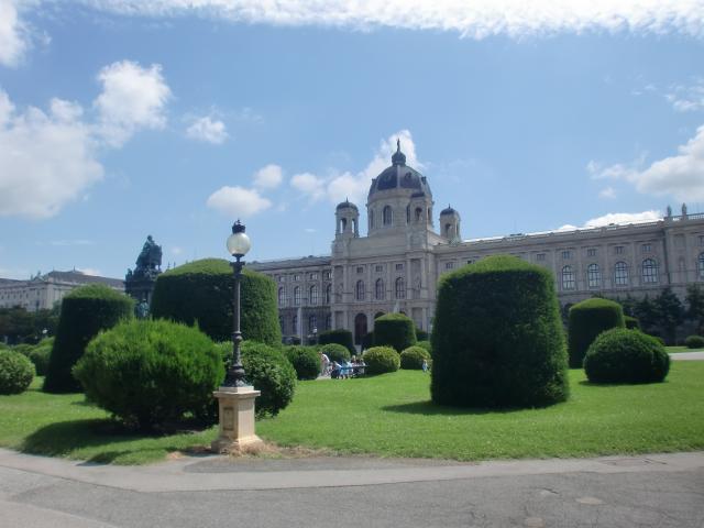 image Palacio de los Habsburgo en Viena