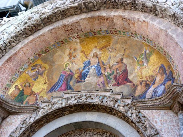 image Mosaico con la exaltación de Cristo