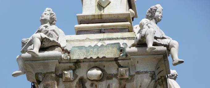 image Detalle del monumento a la Inmaculada Concepción