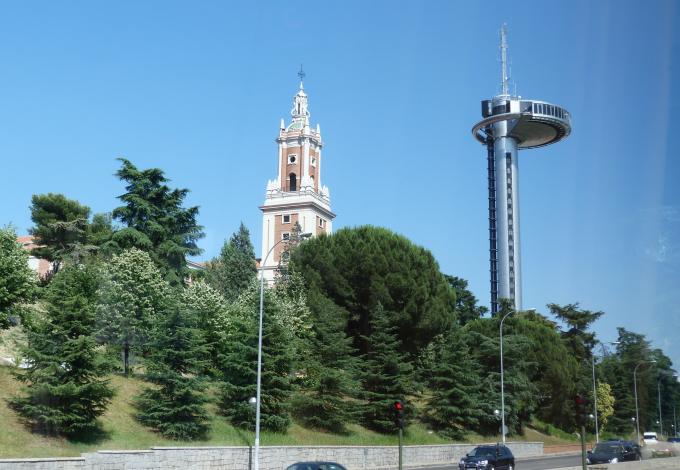 image Faro de Moncloa y museo de América