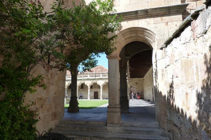 image Claustro de la Universidad de Salamanca