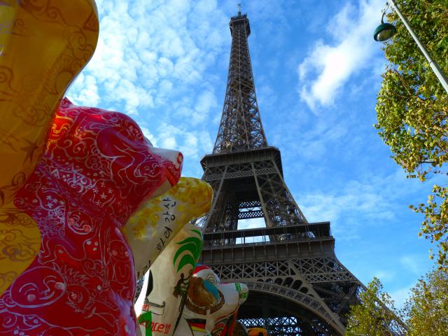 image Exposición de osos en París