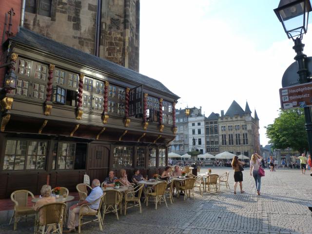 image Plaza del ayuntamiento de Aquisgrán