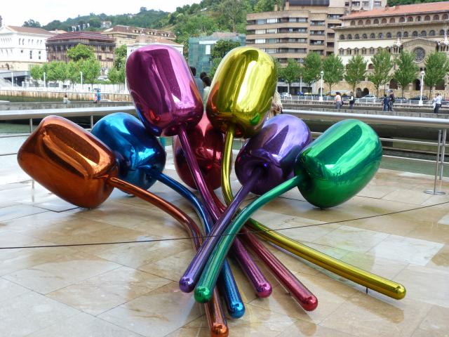 image Escultura de tulipanes