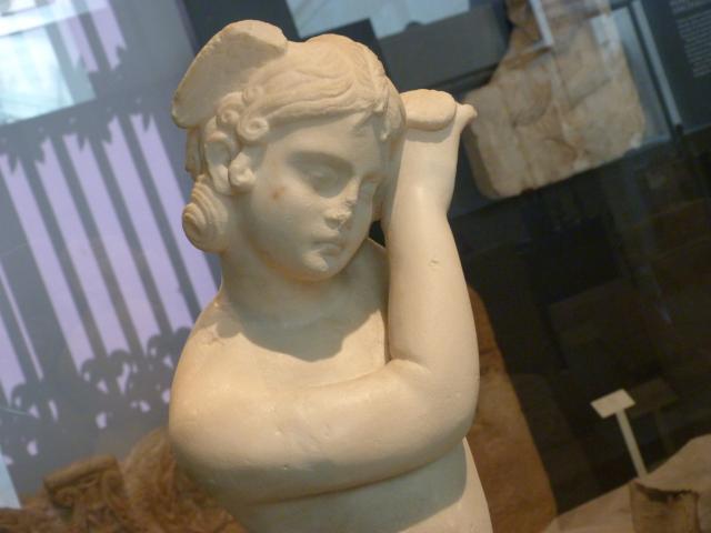 image Escultura doncella