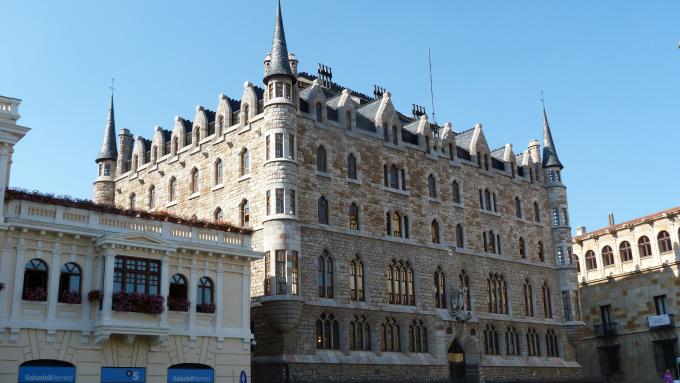 image Palacio de Gaudi