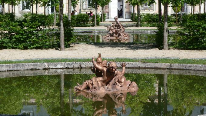 image Fuente en la granja de Segovia 