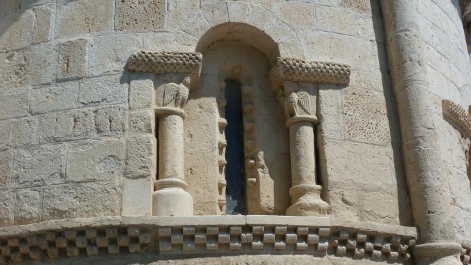 image Ventana románica