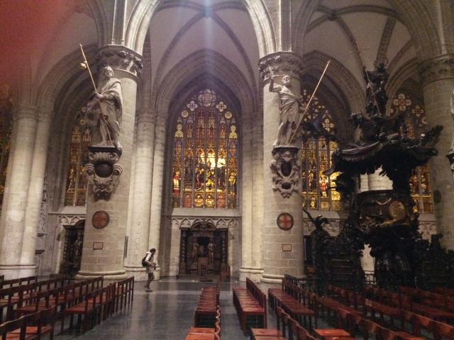 image Interior de la catedral de Bruselas