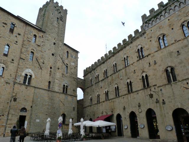 image Palacio de los Priores (Volterra)