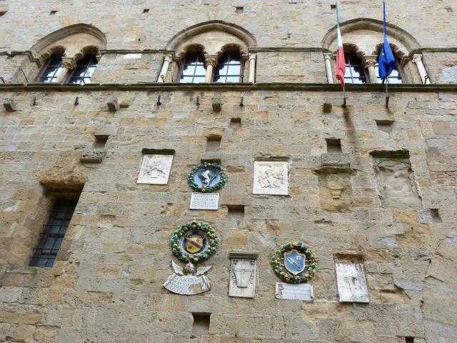 image Palacio de los Priores (Volterra)