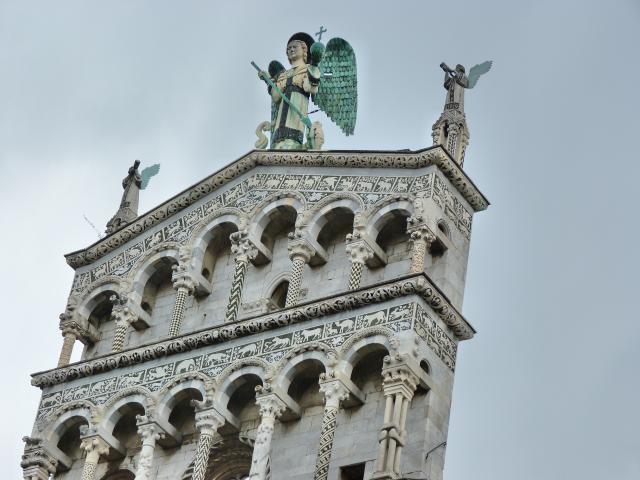 image  Iglesia de San Miguel en Foro