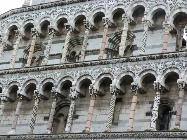 image La Iglesia de San Miguel en Foro