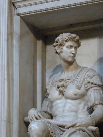 image Escultura de Juliano II de Médicis