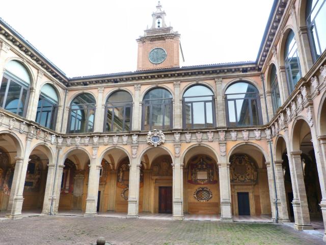 image Biblioteca del archigimnasio 