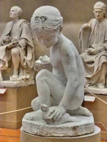 image Escultura de rostro infantil