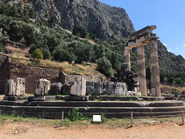 image Tholos de Atenea