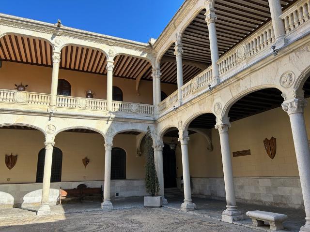 image Patio del Palacio Real de Valladolid