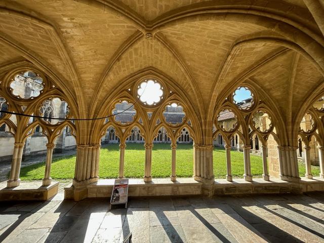 image Claustro de la catedral de Bayona