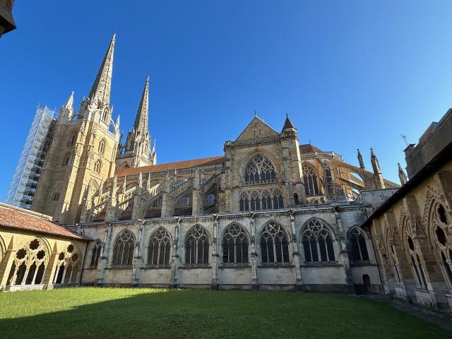image Claustro de la Catedral de Bayona