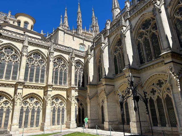 image Fachada del claustro de la Catedral de Burgos
