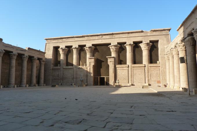 image Sala hipóstila del templo de Horus