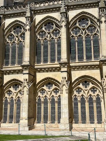 image Fachada del claustro de la Catedral de Burgos