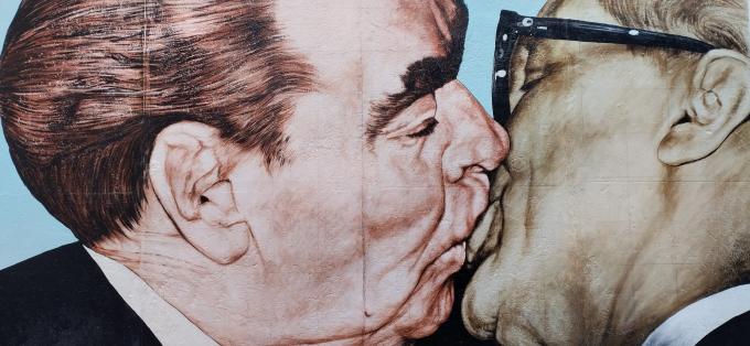 image East Side Gallery "El beso"