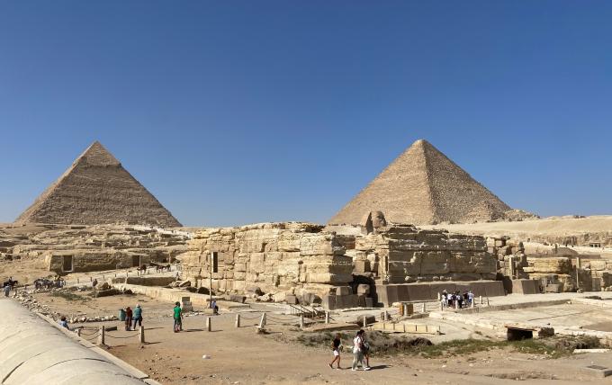 Esfinge y pirámides