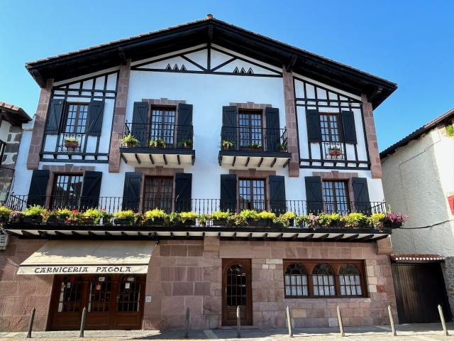 image Caseríos de Bera de Bidasoa (Navarra)