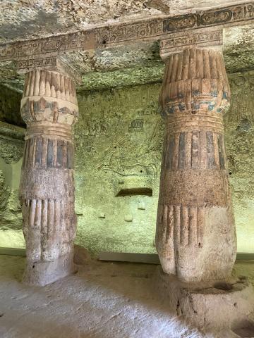 image Columna tumba