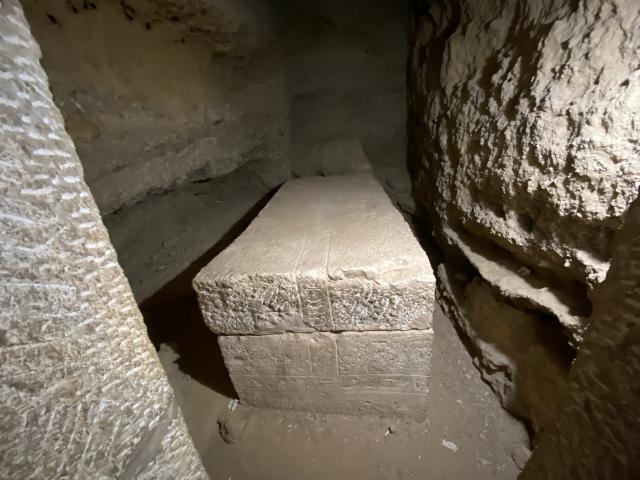 image Fosa de las tumbas de Tuna Gebel