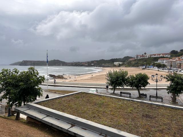 image Playa de Comillas (Cantabria)