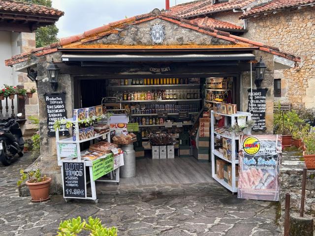 image Tienda, Santillana del Mar (Cantabria)