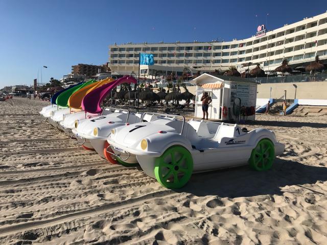 image Pedaló con tobogán