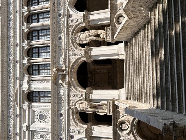image Escalera de los gigantes en el Palacio Ducal. 