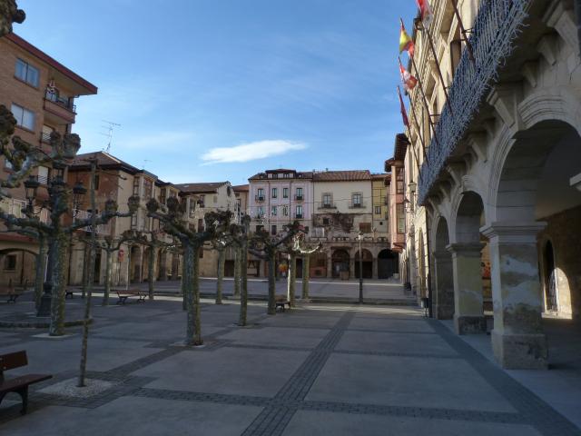 image Plaza mayor Medina de Pomar